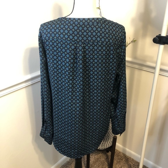 J. Crew Abstract Print 1/2 Button Down Blouse M - Picture 2 of 10